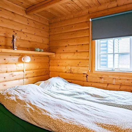 4 Person In * אסנס