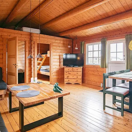 4 Person In Semesterbostad