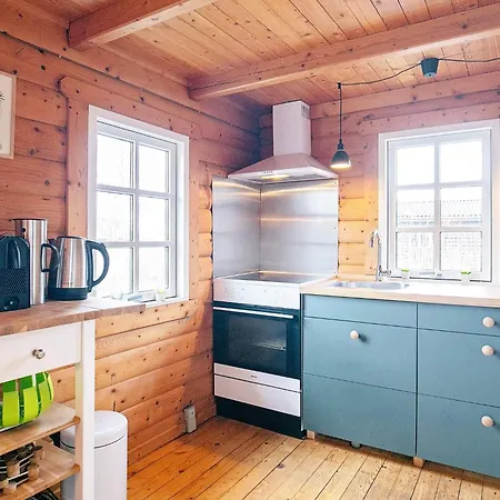 4 Person In אסנס